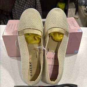 Serra Women's Cream Slip-On A Line Shoes, Size 8, NWT